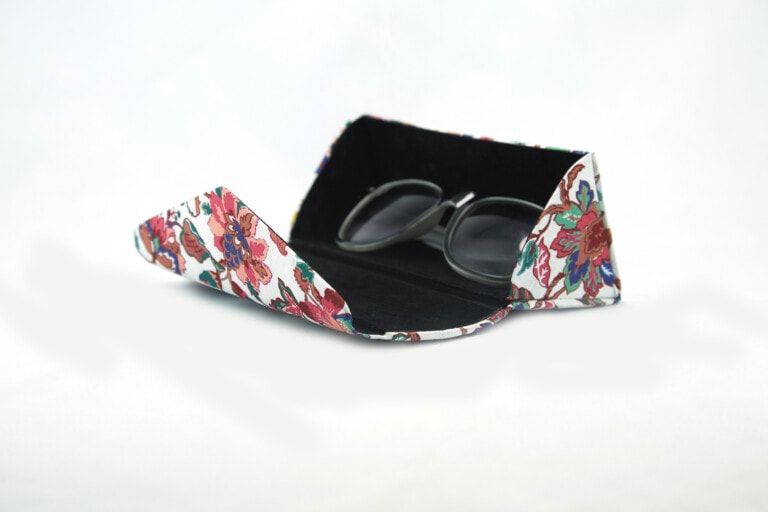 White Floral Pattern Hard Cover for Sunglasses