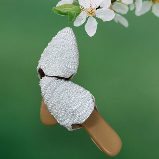 White Pearl Embroidered Back Open Jutti