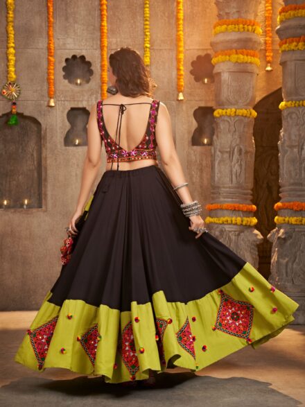 combination of black-red-golden | Indian outfits, Indian attire, Indian  designer wear