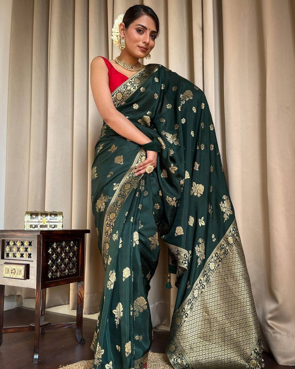 Buy Green Banarasi Silk Saree With Blouse online-Karagiri