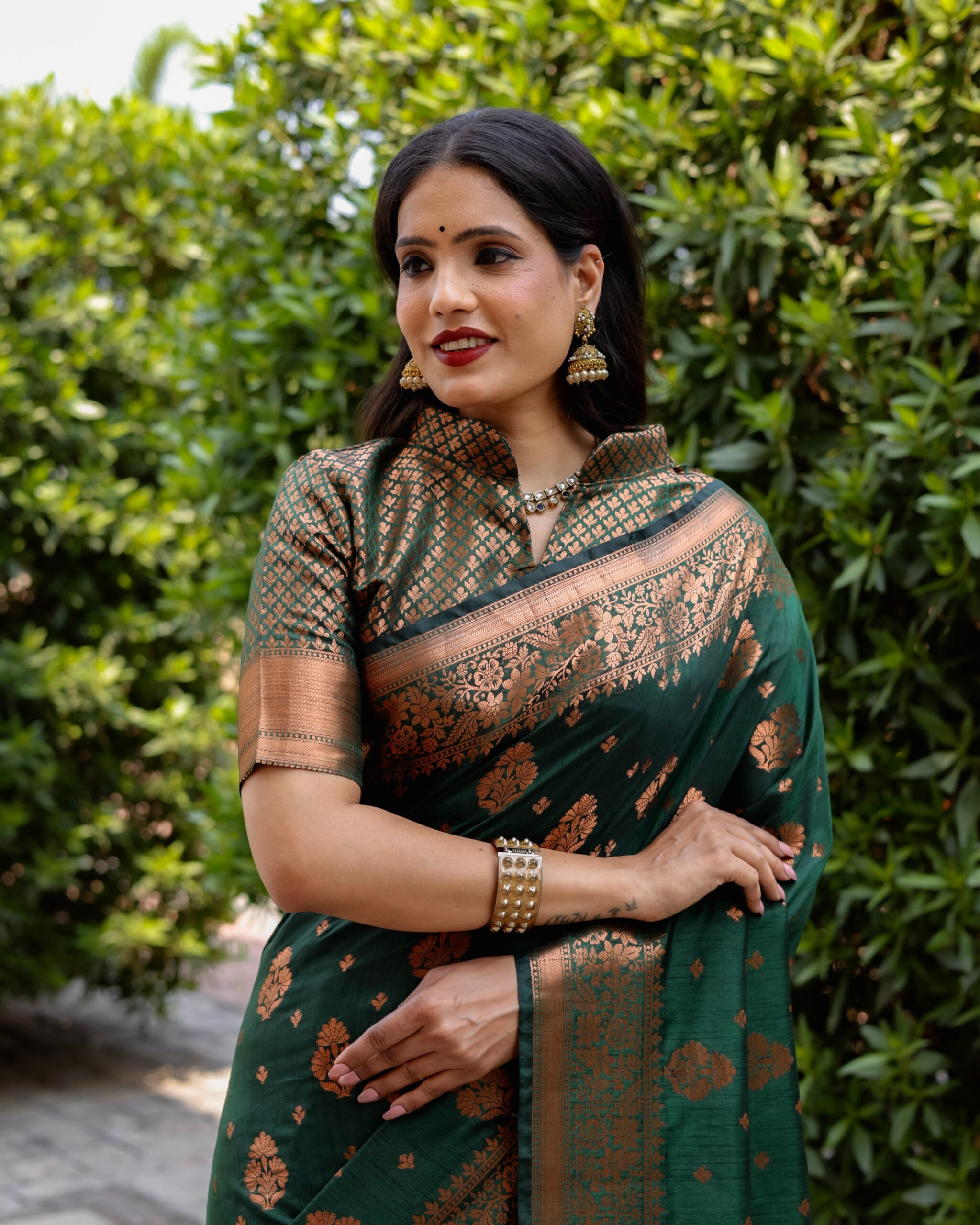 Olive Green Color Kanjiveram Soft Silk Saree With Contrast Blouse